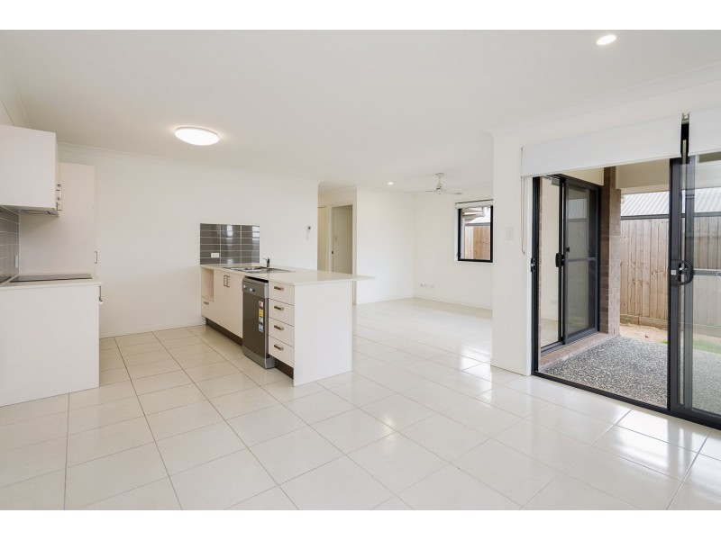 10 Ferngrove Street, Pimpama QLD 4209