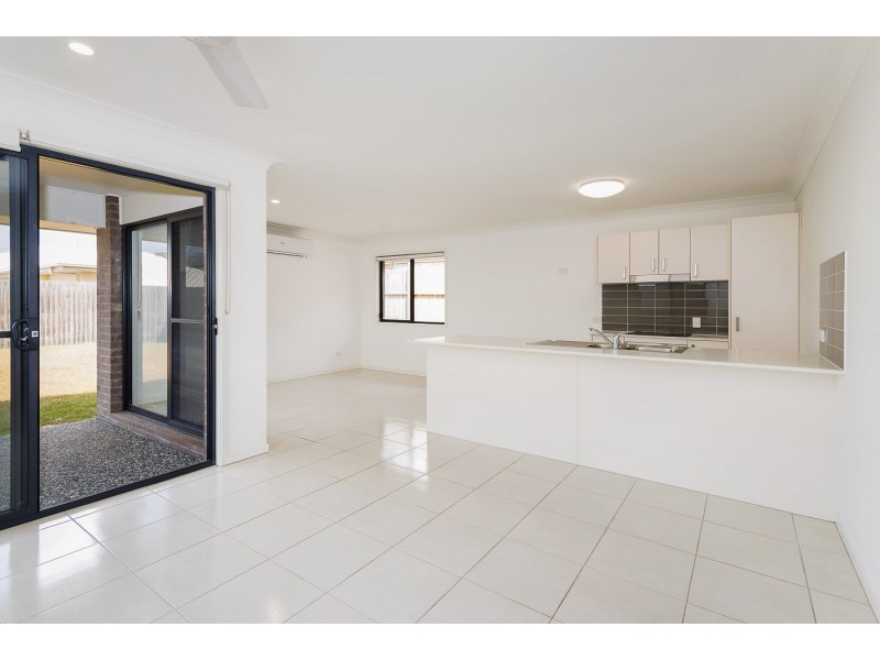 10 Ferngrove Street, Pimpama QLD 4209