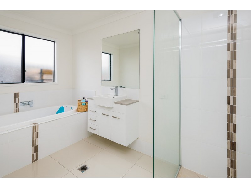 13 Sky Crescent, Pimpama QLD 4209