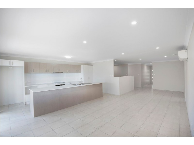 24 Stinson Circuit, Coomera QLD 4209