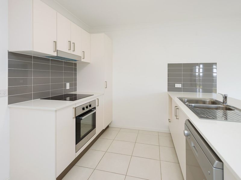 10 Ferngrove Street, Pimpama QLD 4209