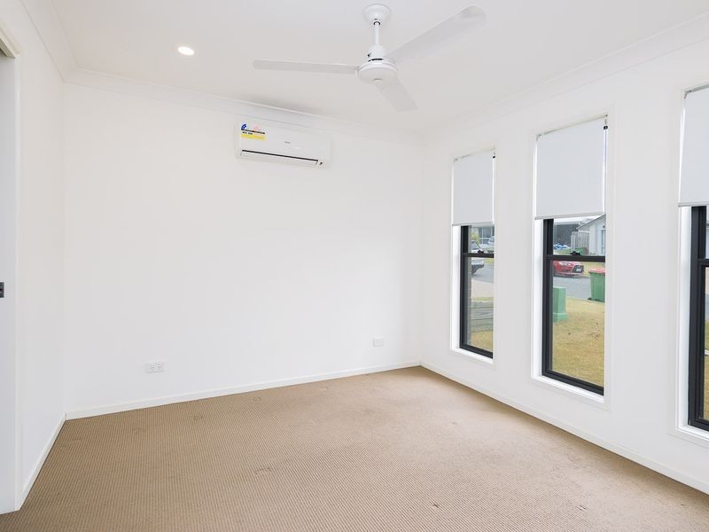 10 Ferngrove Street, Pimpama QLD 4209