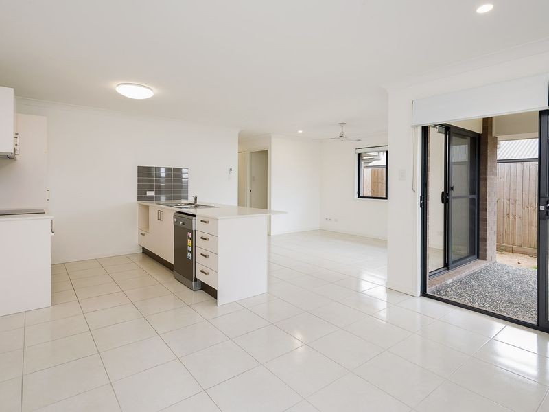 10 Ferngrove Street, Pimpama QLD 4209