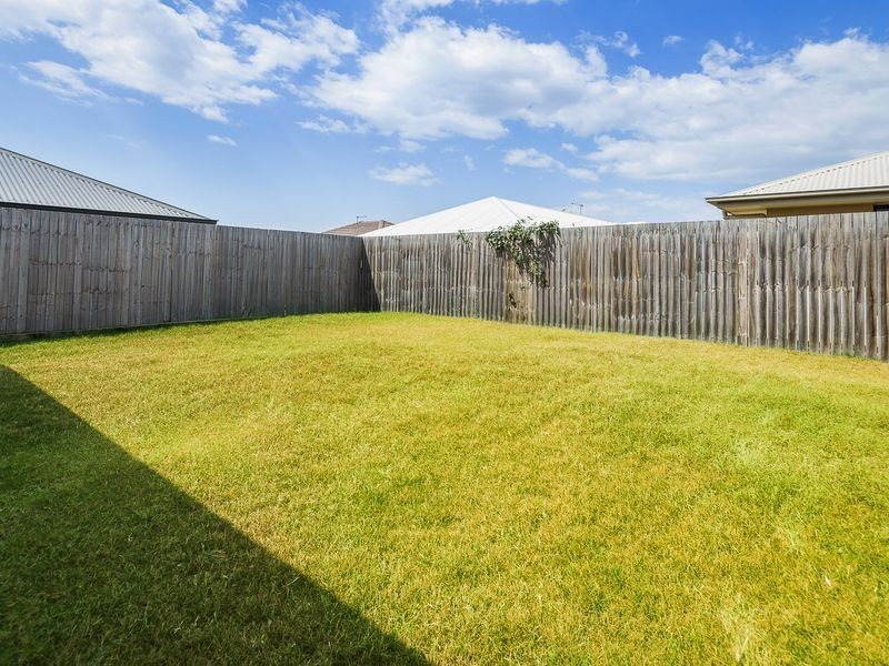 10 Ferngrove Street, Pimpama QLD 4209