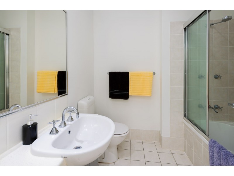 99/1 Sauvignon Parade, Upper Coomera QLD 4209