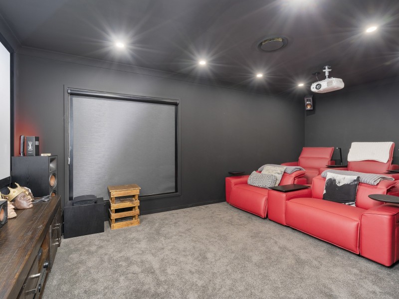 18 Pathfinder Road, Coomera Waters QLD 4209