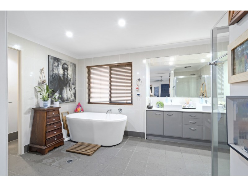 3 Brilliant Lane, Coomera Waters QLD 4209