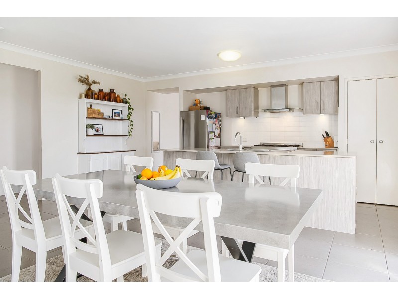 17 Severn Street, Coomera QLD 4209