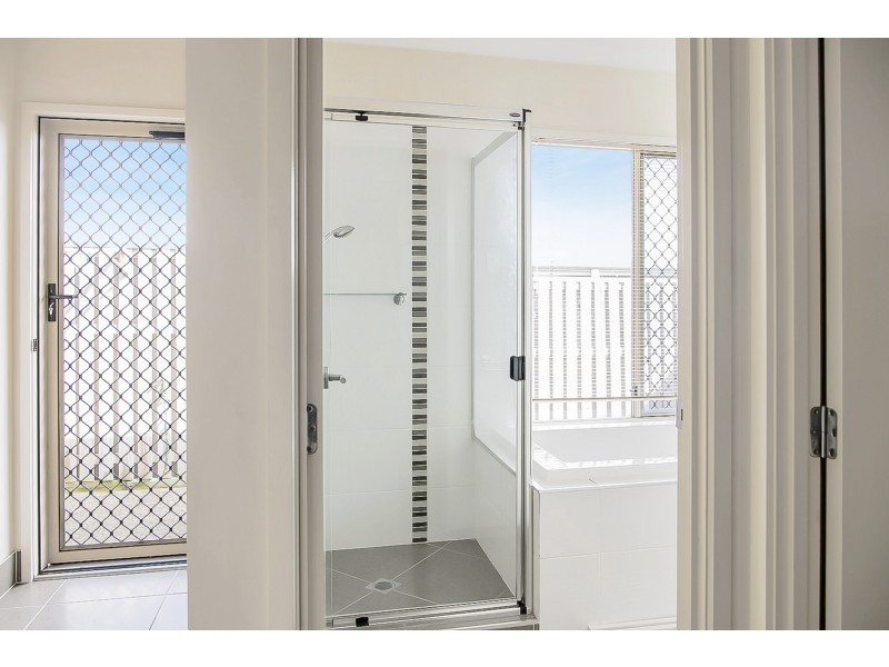 17 Severn Street, Coomera QLD 4209