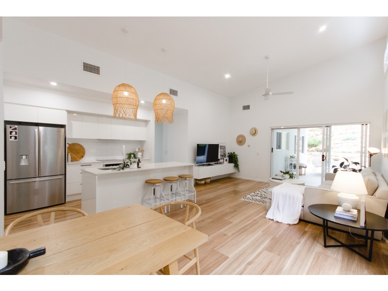36 Summerstone Place, Maudsland QLD 4210