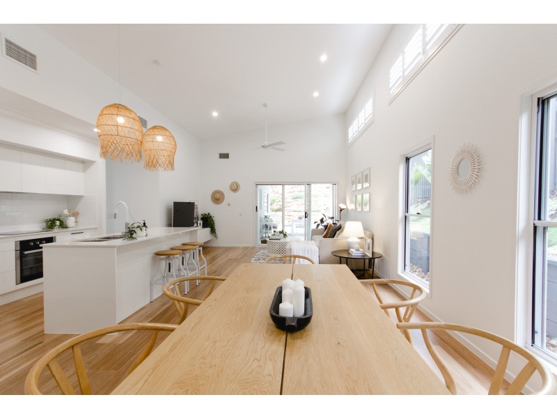 36 Summerstone Place, Maudsland QLD 4210