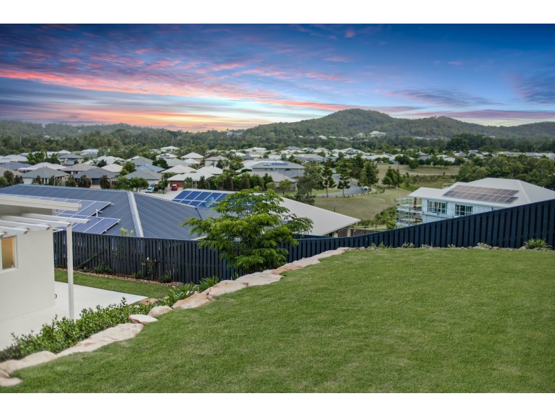 36 Summerstone Place, Maudsland QLD 4210