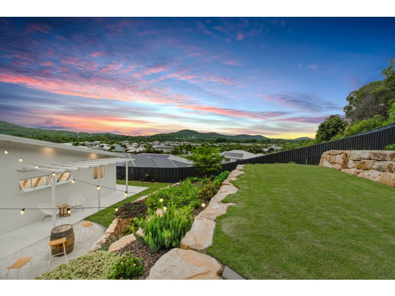 36 Summerstone Place, Maudsland QLD 4210