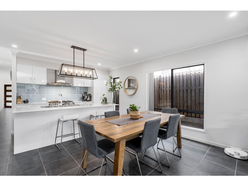 21 Moorinya Circuit, Pimpama QLD 4209