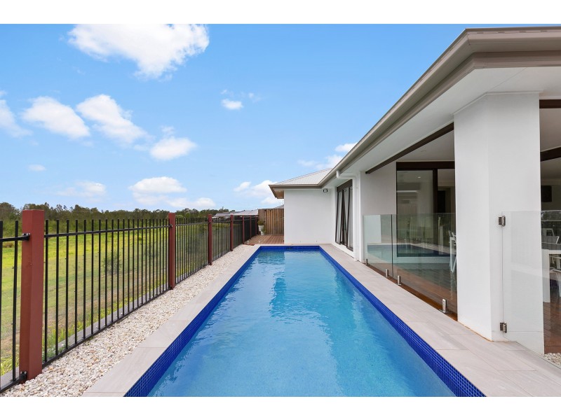 23 Whitsunday Circuit, Pimpama QLD 4209