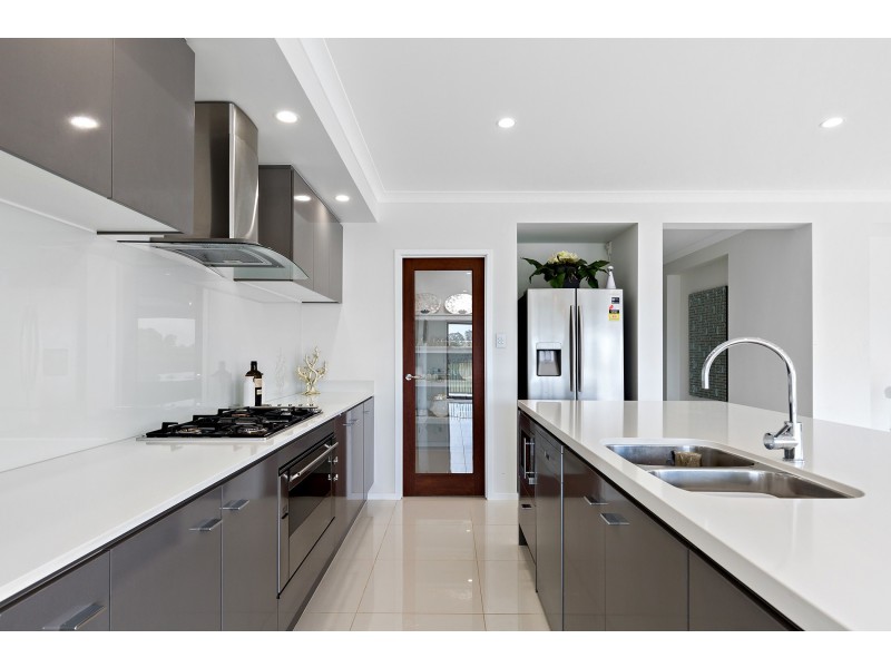 23 Whitsunday Circuit, Pimpama QLD 4209