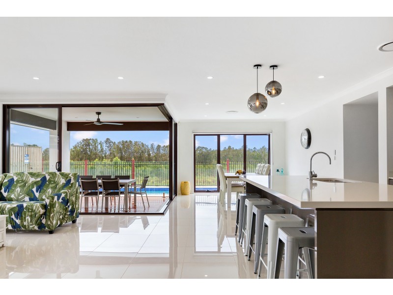 23 Whitsunday Circuit, Pimpama QLD 4209