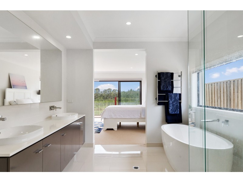 23 Whitsunday Circuit, Pimpama QLD 4209