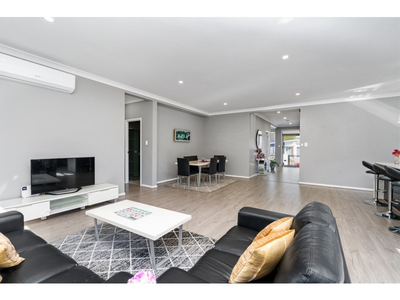 52 Matasha Crescent, Pimpama QLD 4209