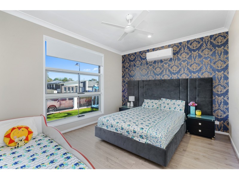 52 Matasha Crescent, Pimpama QLD 4209