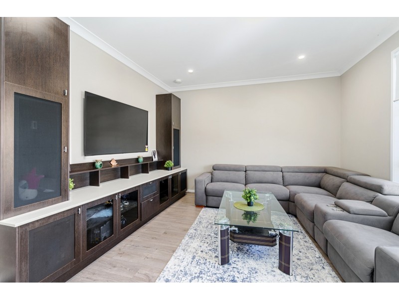 52 Matasha Crescent, Pimpama QLD 4209