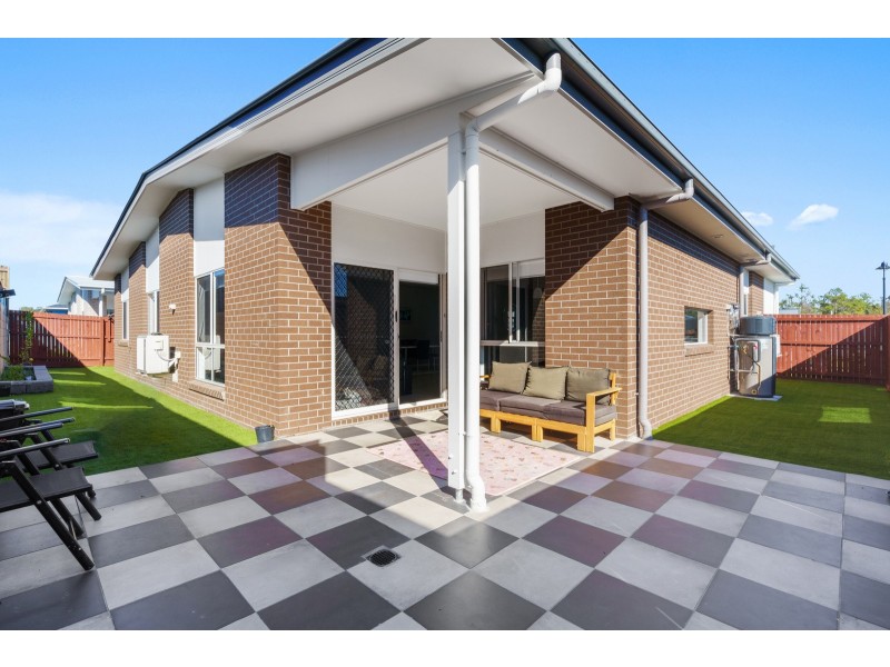 52 Matasha Crescent, Pimpama QLD 4209