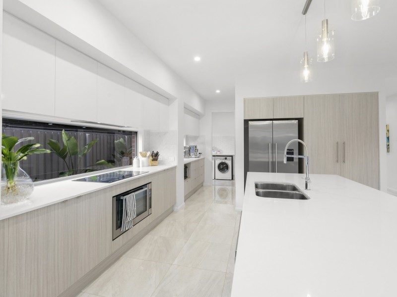 14 Whitsunday Circuit, Pimpama QLD 4209