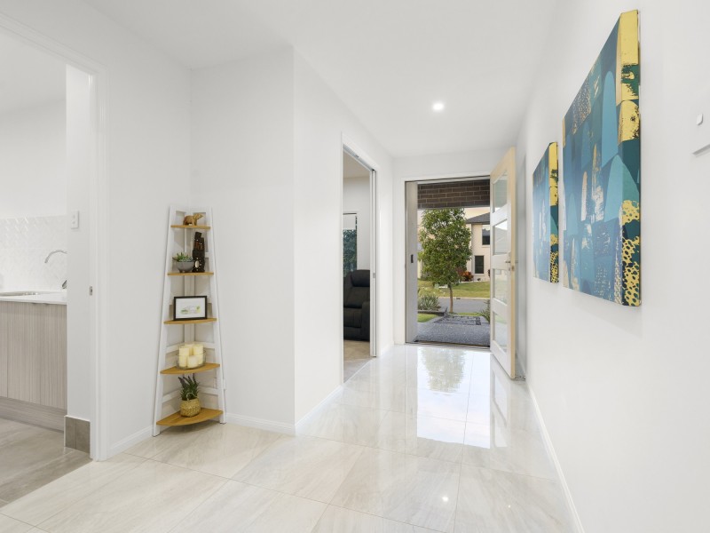 14 Whitsunday Circuit, Pimpama QLD 4209