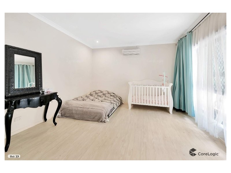 4 Yarra Place, Pacific Pines QLD 4211