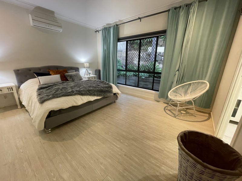 4 Yarra Place, Pacific Pines QLD 4211