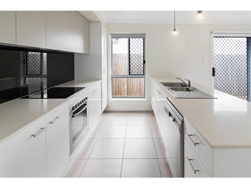 10 Gresswell Crescent, Upper Coomera QLD 4209