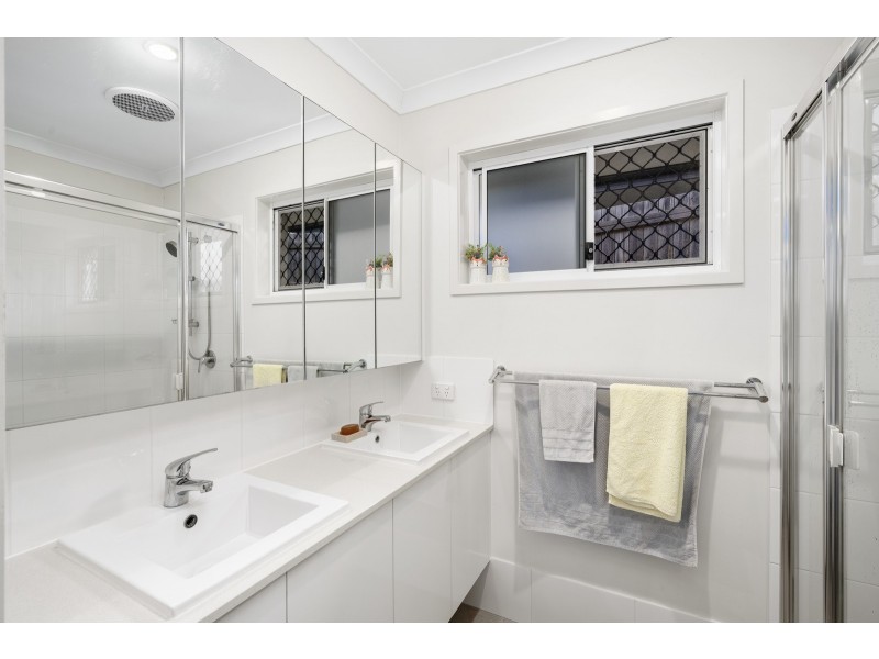 10 Gresswell Crescent, Upper Coomera QLD 4209