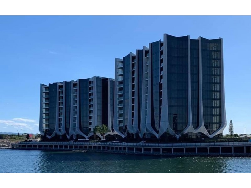 2406/1 The Lanes Boulevard, Mermaid Waters QLD 4218