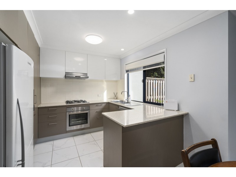 13/2 Jefferson Court, Upper Coomera QLD 4209