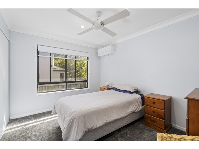 13/2 Jefferson Court, Upper Coomera QLD 4209