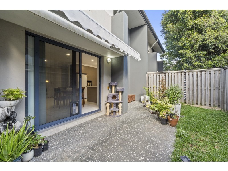 13/2 Jefferson Court, Upper Coomera QLD 4209