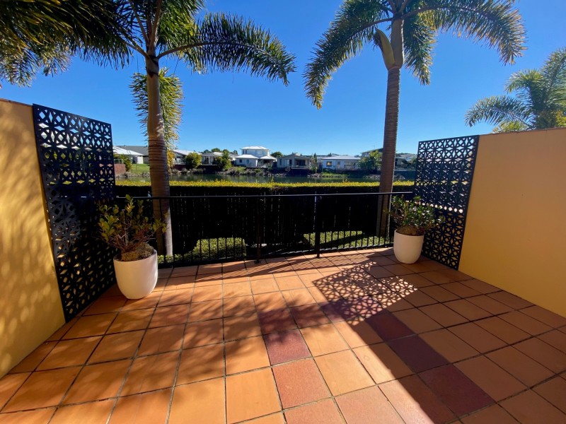 16/14 Pendraat Parade, Hope Island QLD 4212