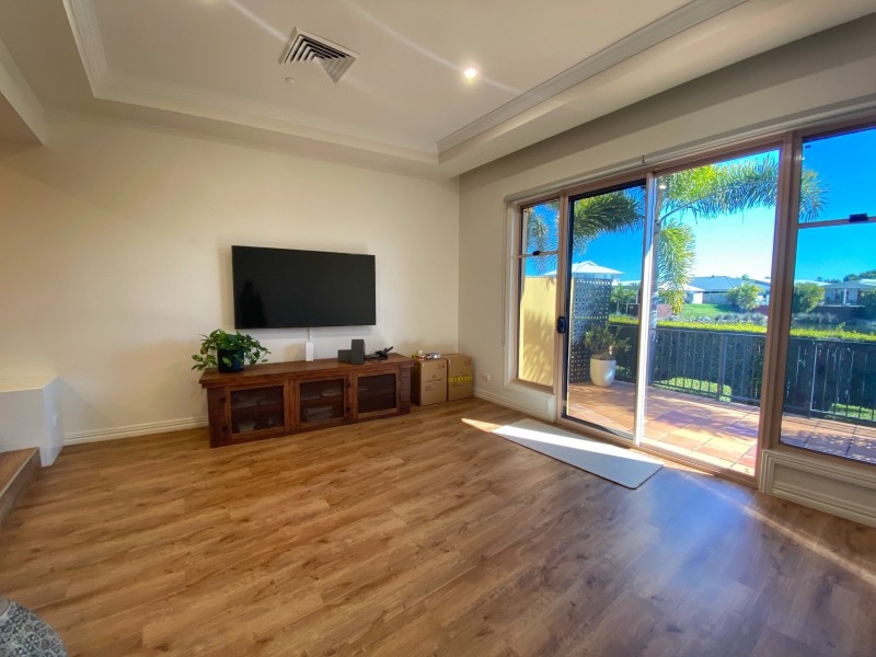 16/14 Pendraat Parade, Hope Island QLD 4212