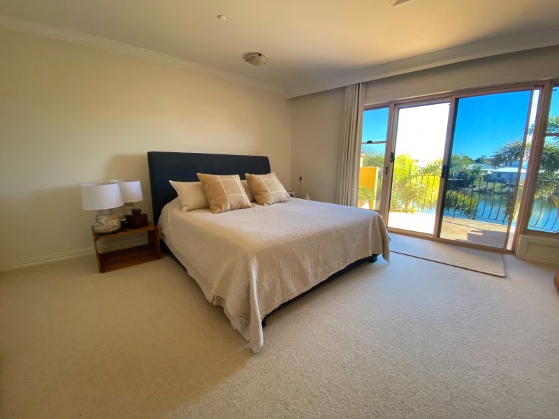 16/14 Pendraat Parade, Hope Island QLD 4212