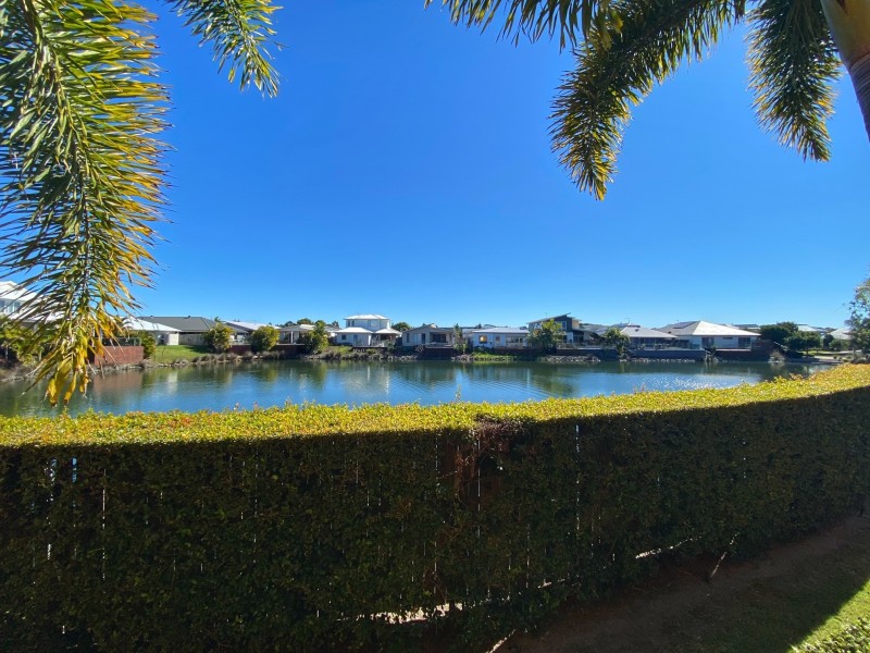 16/14 Pendraat Parade, Hope Island QLD 4212