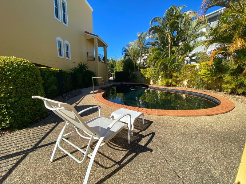 16b/14 Pendraat Parade, Hope Island QLD 4212