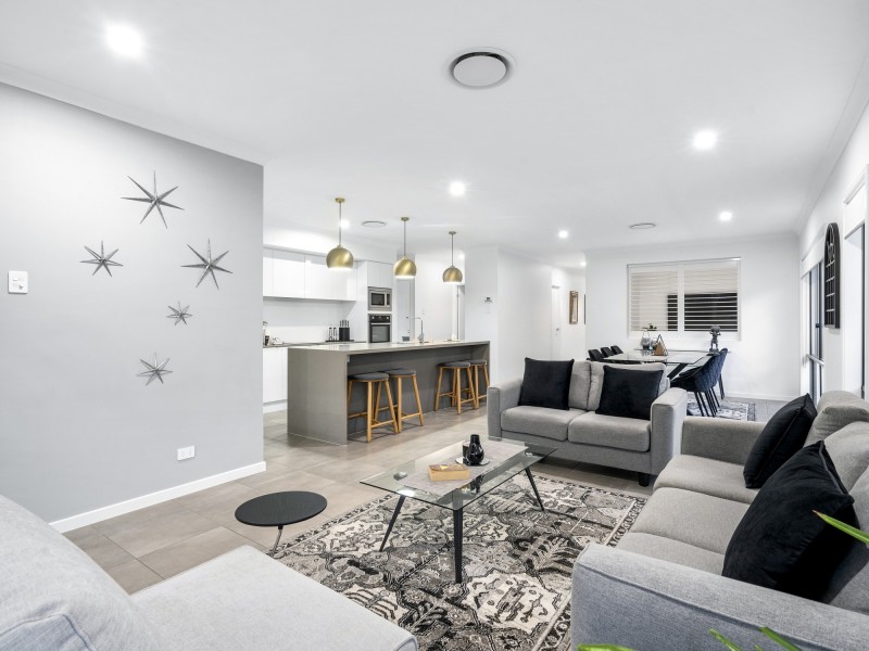 48 Whitsunday Circuit, Pimpama QLD 4209