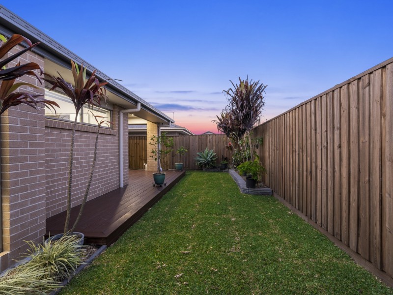 48 Whitsunday Circuit, Pimpama QLD 4209