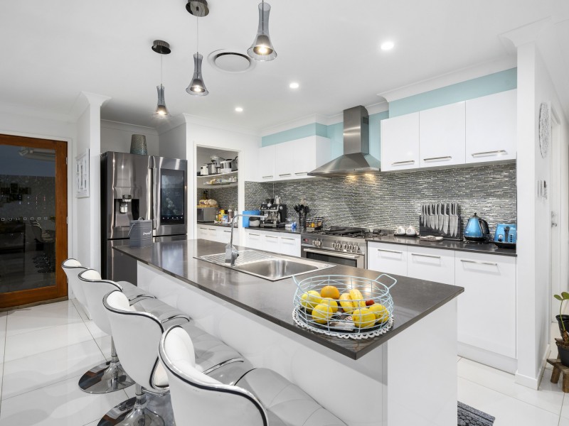 37 Whitsunday Circuit, Pimpama QLD 4209