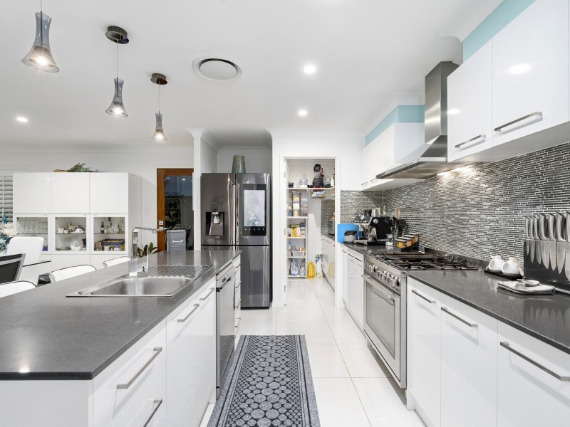 37 Whitsunday Circuit, Pimpama QLD 4209