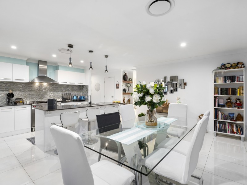 37 Whitsunday Circuit, Pimpama QLD 4209
