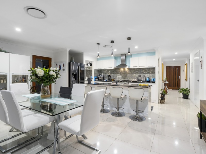 37 Whitsunday Circuit, Pimpama QLD 4209