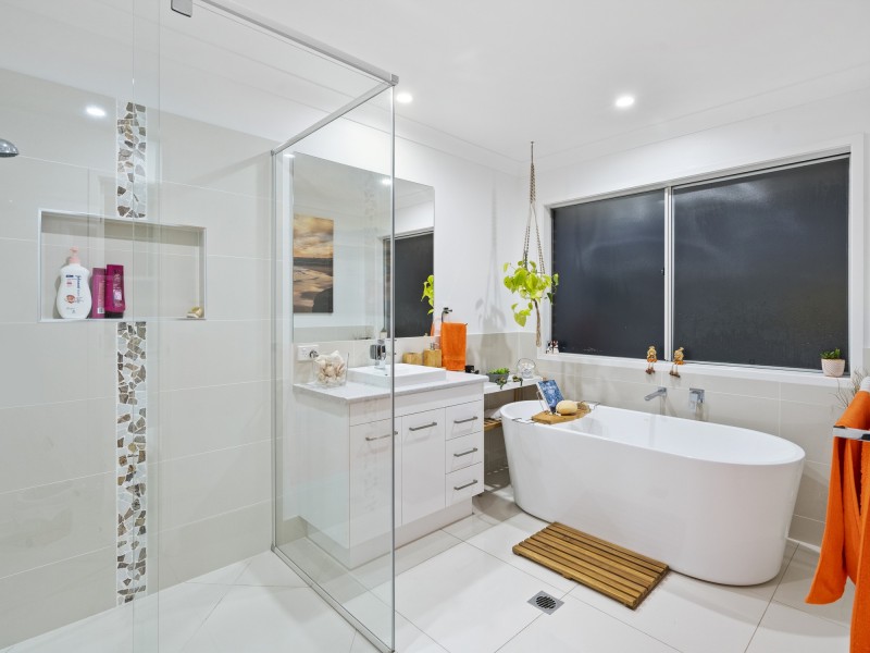37 Whitsunday Circuit, Pimpama QLD 4209