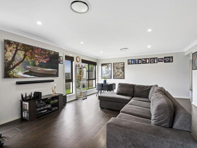 5 Longstaff Crescent, Pimpama QLD 4209