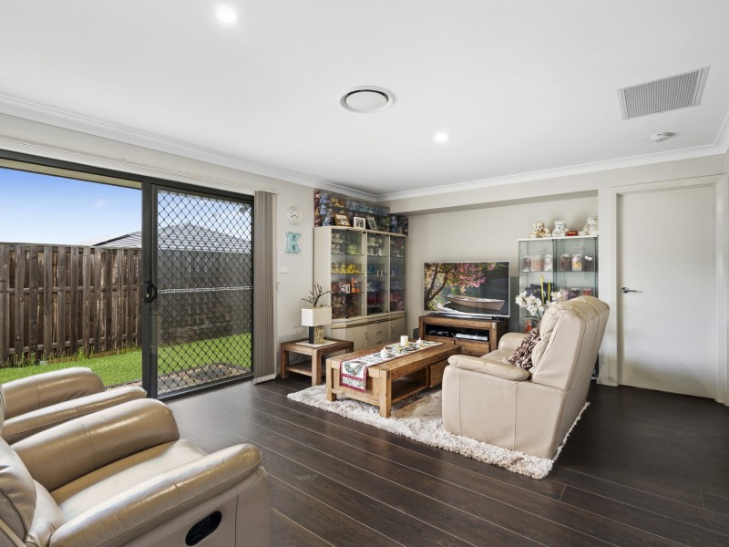 5 Longstaff Crescent, Pimpama QLD 4209